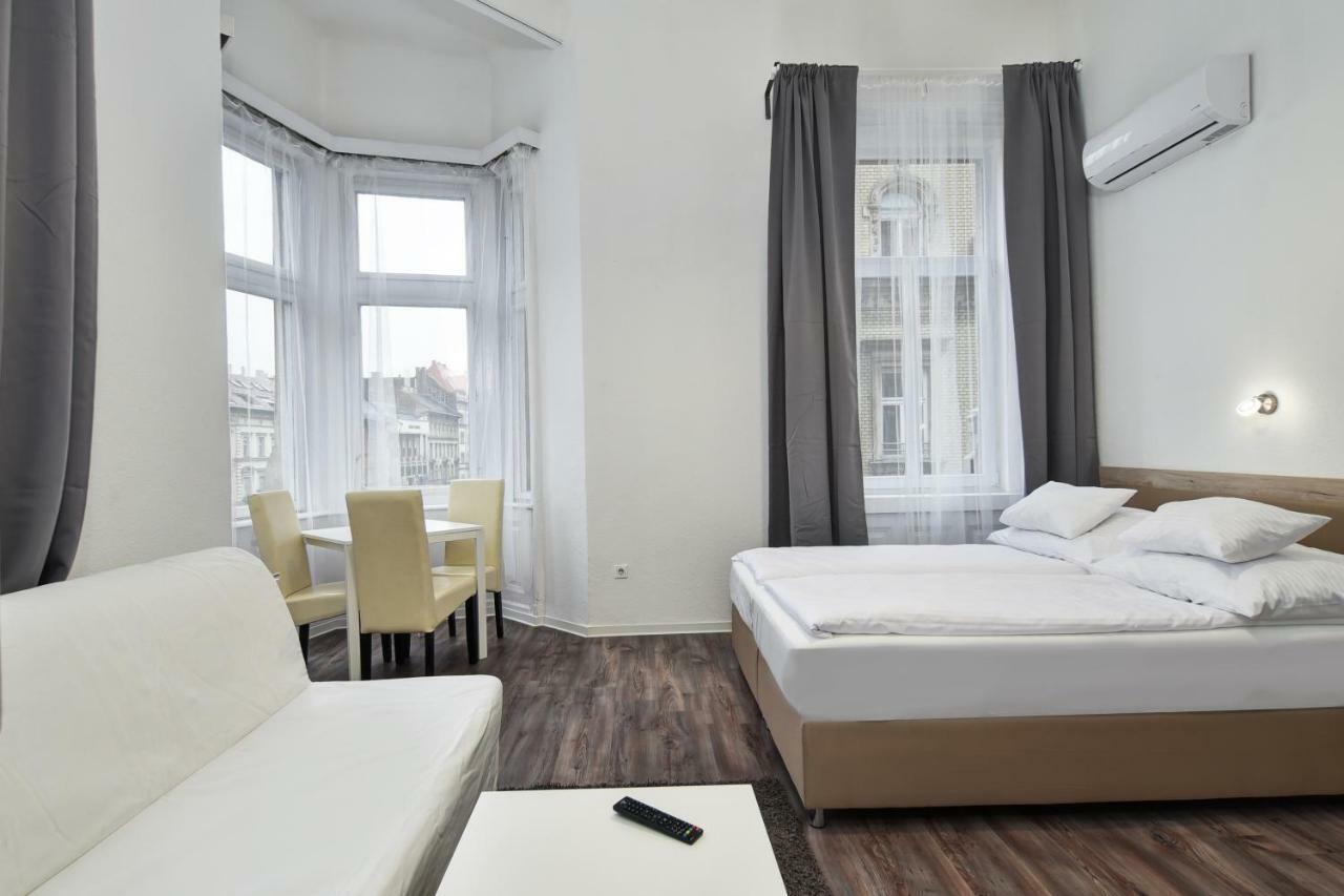 Heart Of Downtown Apartment Budapest Exterior photo