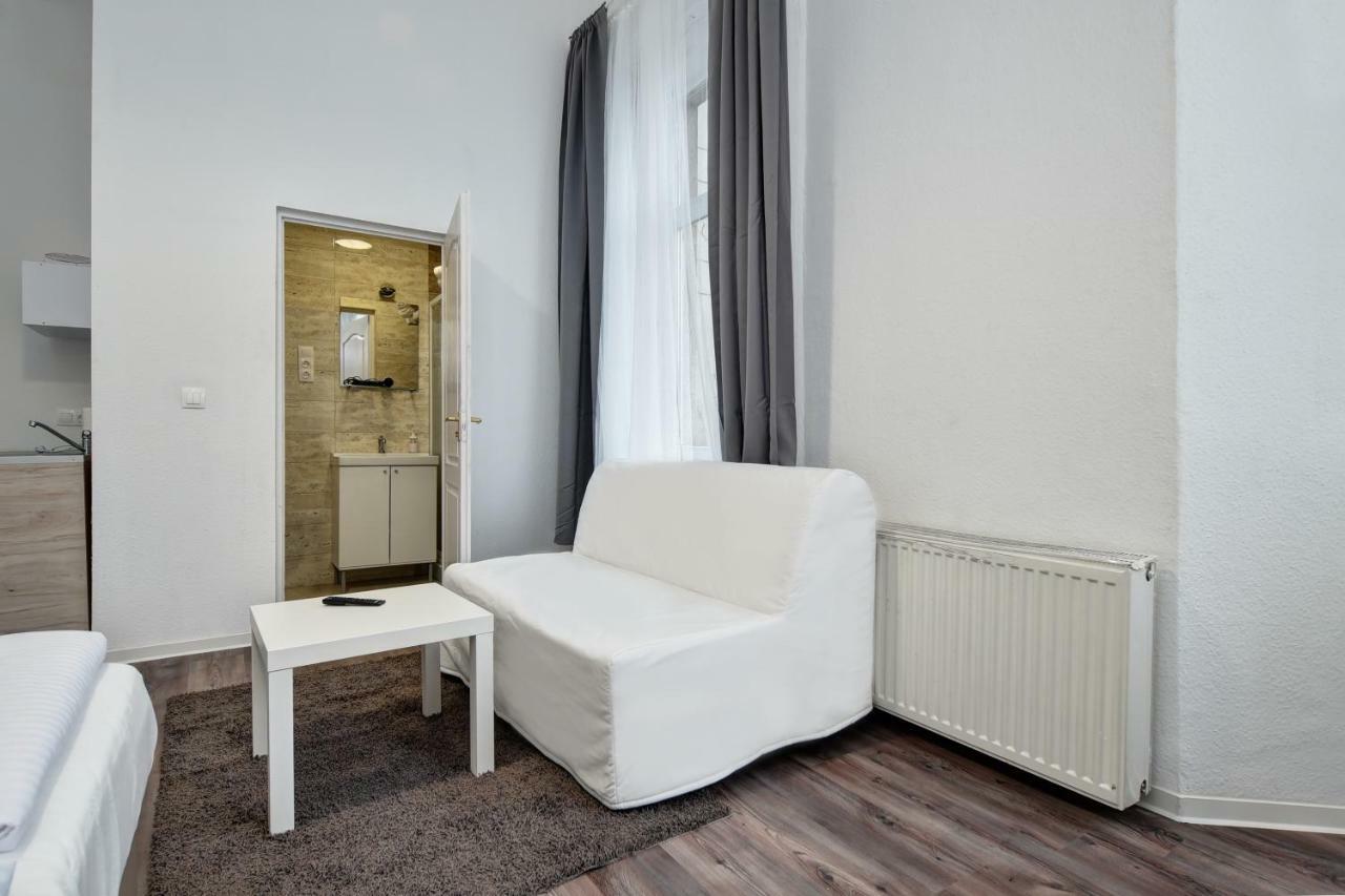 Heart Of Downtown Apartment Budapest Exterior photo